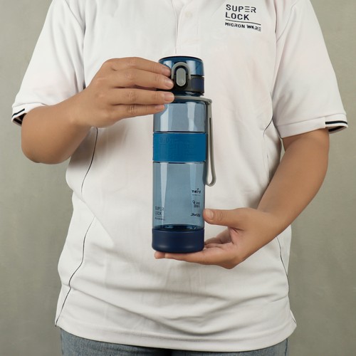 Super Lock ขวดน้ำพลาสติก ความจุ 600 มล. คละสี ปราศจากสารก่อมะเร็ง (BPA Free) สีฟ้า รุ่น 5240