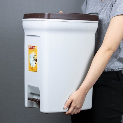 Micronware ถังขยะแบบเท้าเหยียบ Dust Bin ความจุ 18 ลิตร ปราศจากสารก่อมะเร็ง (BPA Free) รุ่น 5669 Micronware ถังขยะแบบเท้าเหยียบ Dust Bin ความจุ 18 ลิตร ปราศจากสารก่อมะเร็ง (BPA Free) รุ่น 5669