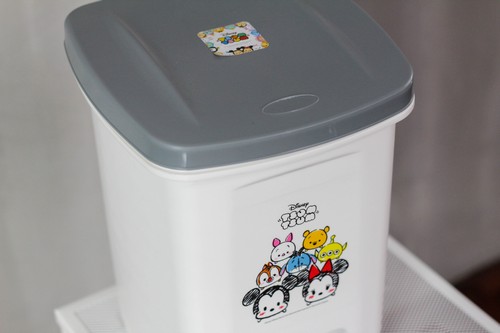 Micronware ถังขยะแบบเท้าเหยียบ ลายลิขสิทธิ์แท้ Disney Tsum Tsum ปราศจากสารก่อมะเร็ง (BPA Free) รุ่น 5667 Micronware ถังขยะแบบเท้าเหยียบ ลายลิขสิทธิ์แท้ Disney Tsum Tsum ปราศจากสารก่อมะเร็ง (BPA Free) รุ่น 5667